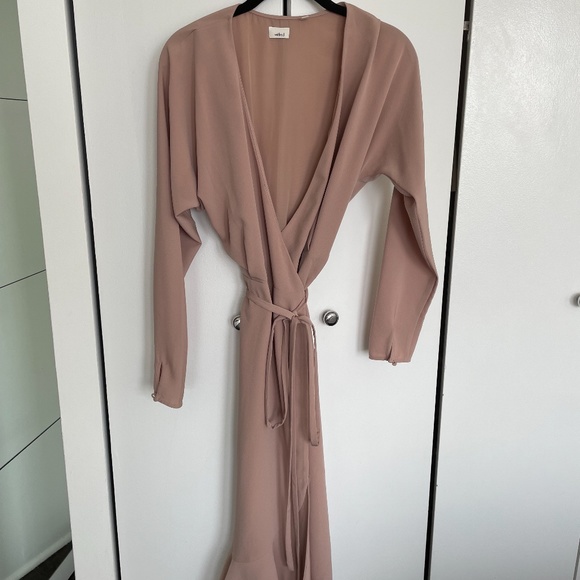 Aritzia Wilfred Wrap Midi Dress in Nude - Picture 4 of 6